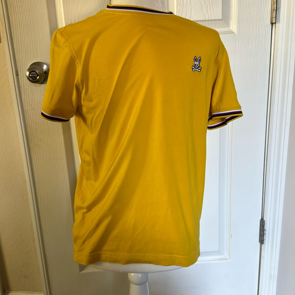 Men’s size 3 Physco Bunny Tshirt. Like new condition.